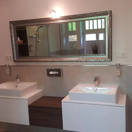 Faldernpoort 4*
